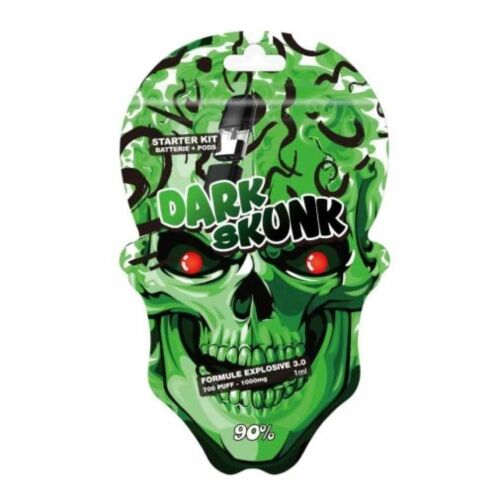 Emballage vert en forme de tête de mort avec le logo "Dark Skunk" et une puff illustrée.
