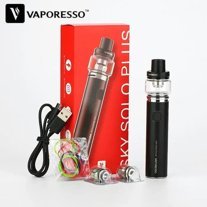 Kit de cigarette électronique Vaporesso Sky Solo Plus avec accessoires et boîte rouge.