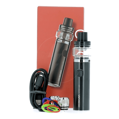 Kit Vaporesso Sky Solo avec batterie, clearomiseur, accessoires et boîte rouge.